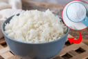 Trộn cơm trắng với bột giặt: Mẹo hay giúp cả nhà tiết kiệm tiền triệu/ tháng