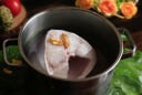 4 sai lầm tai hại khi rã đông cá: Vừa tanh vừa đỏ thịt