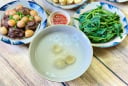 Mẹo luộc rau muống xanh giòn, nước trong veo không đổi màu