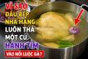 Vì sao đầu bếp nhà hàng luôn thả một củ hành tím vào nồi luộc gà?