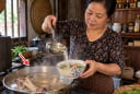 Mẹo hầm xương nước trong veo, ngọt đậm