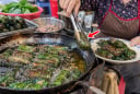 Mẹo rán chả lá lốt vàng giòn, chín đều không sợ thâm đen