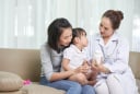 Bé sau ốm ăn kém, sụt cân, cha mẹ nên làm gì để phục hồi dinh dưỡng?