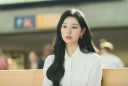 Điểm danh 5 kiểu tóc giúp tôn lên nhan sắc nữ thần của Kim Ji Won