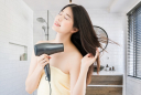 6 tips cơ bản khi sấy tóc để bảo vệ mái tóc không bị hư tổn, gãy rụng nhiều