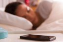 5 vật dụng ở đầu giường 'hút cạn' sức khỏe, càng ngủ càng mệt, hóa ra vì lý do này