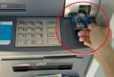 Làm gì khi bị máy ATM nuốt thẻ? Nhấn ngay nút này để máy nhả thẻ