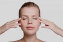 7 mẹo loại bỏ vết chân chim, là phẳng nếp nhăn