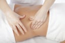 Mách nàng cách massage giảm mỡ bụng trước khi ngủ đúng chuẩn