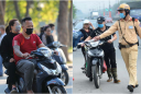 Năm 2025: 3 trường hợp đi xe máy không đội mũ bảo hiểm, CSGT chỉ nhắc nhở không xử phạt?