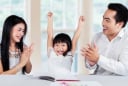 Bí quyết của mẹ khôn ngoan: 4 điều không nên chia sẻ về con trên Facebook