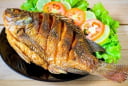 Bí quyết rán cá vàng giòn, không bắn dầu, không sát chảo với nguyên liệu đơn giản
