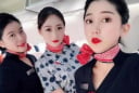 Vì sao tiếp viên hàng không chỉ mặc váy, không bao giờ mặc quần? Sự thật bất ngờ