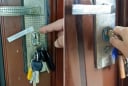 Vì sao trước khi ngủ nên cắm chìa khóa vào cửa? Biết lợi ích, ai cũng muốn làm theo