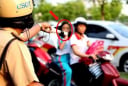 3 trường hợp không đội mũ bảo hiểm khi đi xe máy, ra đường CSGT cũng không thổi phạt