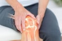 3 loại nước bị ví như 'vua rút cạn canxi' – Uống thường xuyên khiến xương giòn yếu