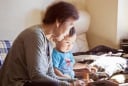Kiểu bất hiếu mới đang lan rộng: Đau lòng hơn ăn bám cha mẹ, người trẻ lại xem nhẹ
