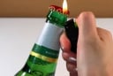 Bí mật trên nắp chai bia: Chỉ cần nhắm vào điểm này, bật nắp dễ dàng không cần dụng cụ