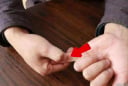 Tổ Tiên nói: ‘Ngón tay út vượt qua 3 tầng, về già chẳng lo cơm ăn áo mặc’, 3 tầng đó là gì?