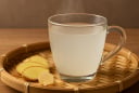 Uống nước dừa đun nóng: Cách giải nhiệt mới giúp tăng cường sức khỏe mùa hè
