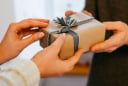 Cổ nhân răn dạy 'Nhận ba lễ vật, nhà tan người mất': Đó là 3 thứ gì?