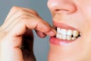 Không phải sâu răng: 2 dấu hiệu thường thấy trong miệng là 'tín hiệu cầu cứu' của cơ thể, đừng chủ quan