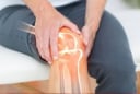 3 loại nước quen mặt nhưng âm thầm “rút sạch” canxi trong xương: Uống nhiều chỉ khiến xương giòn, dễ gãy