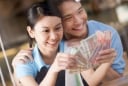 4 lợi ích khi để vợ quản lý tài chính, các ông chồng ai cũng nên biết