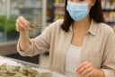 5 kiểu tôm tuyệt đối không nên mua: Dù rẻ nhưng toàn mầm bệnh, càng ăn càng hại sức khoẻ