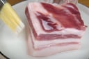 Mẹo bảo quản thịt lợn: Mua về đừng cất ngay vào tủ lạnh, làm thêm bước này để thịt tươi lâu, không mất chất