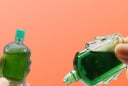 Đừng vội vứt lọ dầu gió đã hết mà phí, chúng có thể dùng cho 5 việc hữu ích nhà nào cũng cần