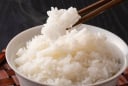 Nấu cơm chỉ bỏ nước lạnh thôi chưa đủ: Làm thêm bước này cơm thơm dẻo, tơi xốp ăn rồi nhớ mãi