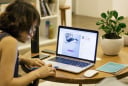Facebook của người EQ thấp có 5 kiểu caption này, số 1 là rõ nhất