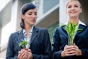 Ở tuổi 50 tôi mới hiểu: 3 kiểu bạn bè này còn độc hại hơn mẹ chồng – nàng dâu