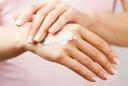 Thu hồi 2 sản phẩm dưỡng da chống nắng vì không đạt chất lượng