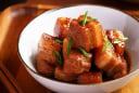 Nấu thịt kho tàu chỉ bỏ nước và mắn thôi chưa đủ: Bỏ thêm loại nước này vào thịt mềm tan, ăn không ngán