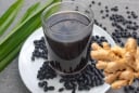 Uống nước đỗ đen rang nên bỏ thêm gừng, có 4 lợi ích tuyệt vời mà nhiều người chưa biết