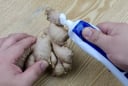 Cho kem đánh răng lên gừng: Công dụng thần kỳ giải quyết tất tần tật' vết bẩn trong nhà