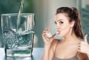 4 sai lầm khi uống nước gây hại sức khỏe gan thận của bạn: Đặc biệt kiểu thứ 2