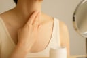 5 thói quen giúp phụ nữ trung niên giữ da cổ và ngực căng mịn, trẻ lâu mà không cần thẩm mỹ