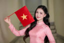 Hòa Minzy rưng rưng nước mắt sau khi thông báo ông nội qua đời