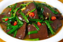 Tiết lợn ăn rất tốt cho sức khỏe nhưng đại kỵ với 5 người này, cần tránh xa!