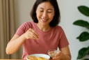 Phụ nữ sau 30 chỉ cần ăn 1 thìa hạt này mỗi ngày: Da đẹp, xương chắc, trẻ lâu thấy rõ
