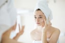 4 nguyên khiến da bạn trông xấu tệ khi thức giấc