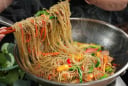 Xào miến thêm thứ này, sợi miến tơi ngon, không vón cục, không nát