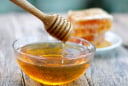3 cách pha nước mật ong uống vào buổi tối trước khi ngủ giúp da đẹp, eo thon