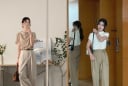 5 mẫu áo là lựa chọn hoàn hảo để kết hợp với quần âu công sở