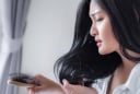 5 dấu hiệu cảnh báo mái tóc đang “kêu cứu” vì quá 'ngộp thở'