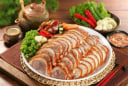 Luộc thịt nước lạnh là dại: Luộc bằng nước này giúp thịt trắng tinh thơm ngon đậm vị