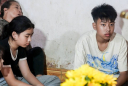 Sau lốc xoáy kinh hoàng ở Ninh Bình: Xót xa cảnh 3 con thơ côi cút bên linh cữu mẹ